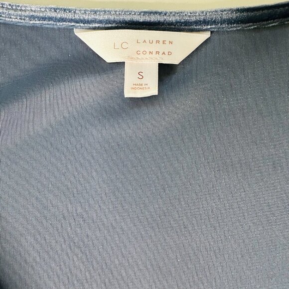 Blue faux velvet top - Picture 4 of 4